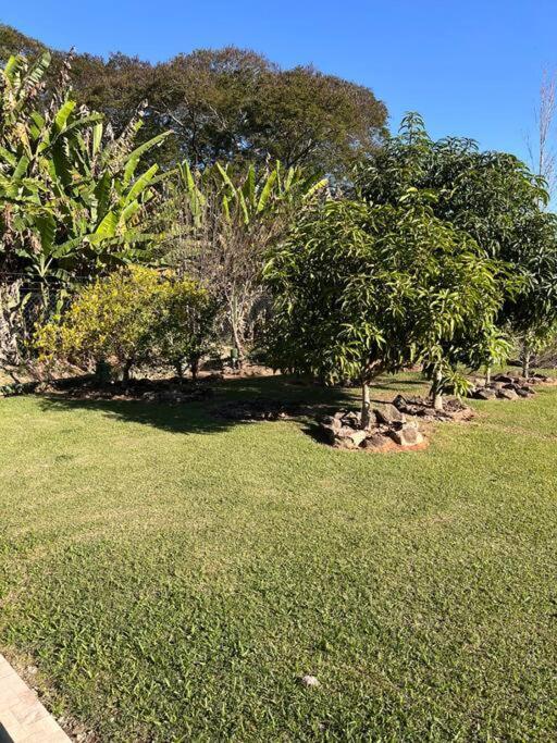 Tranquilo E Perto De Tudo Em Sr São Roque Buitenkant foto
